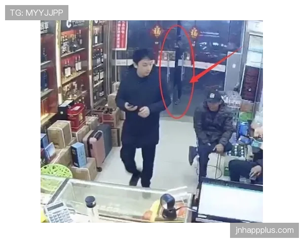 王昶家冰箱里塞满能量胶，朋友来串门以为进了健身房仓库