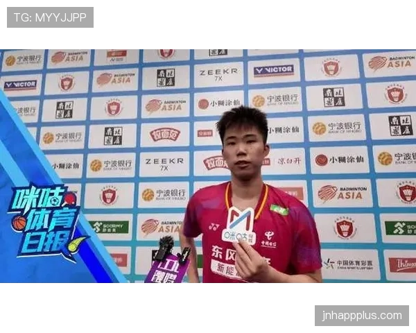 翁泓阳训练完直接拎着爱马仕去吃路边摊？